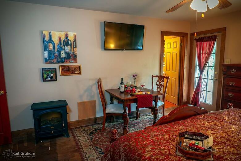 Bed & Breakfast Equinox Inn At Biscuit Hill