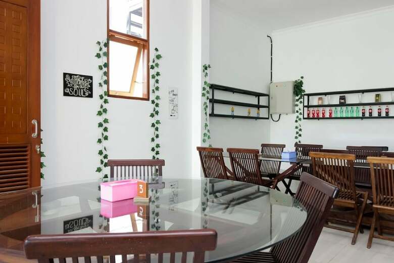 Hotel Reddoorz Plus Near Ragunan Zoo