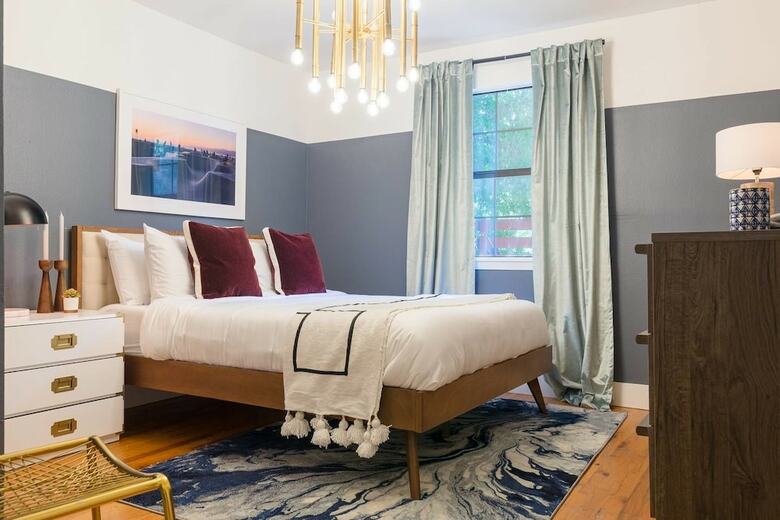Domio Germantown Massive 8br Comprised Of 2 4br Suites