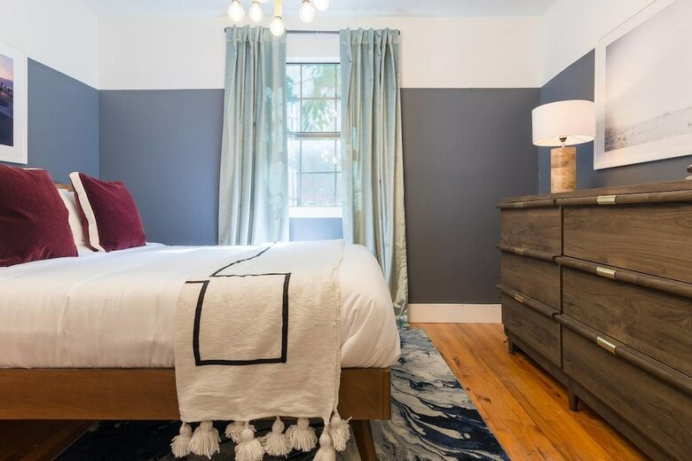 Domio Germantown Massive 8br Comprised Of 2 4br Suites