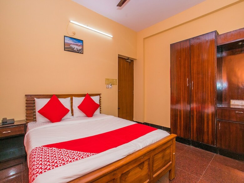 Hotel Oyo 16896 Priyanka Residency