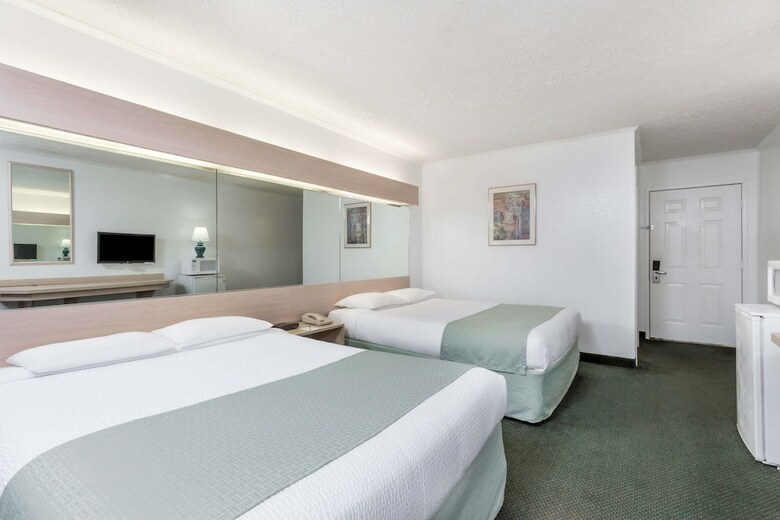 Hotel Microtel Inn By Wyndham Athens