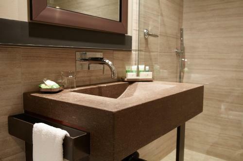 Hotel Le Dauphin Montr�al-longueuil
