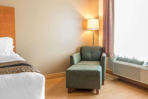 Hotel Quality Inn & Suites Hawkesbury