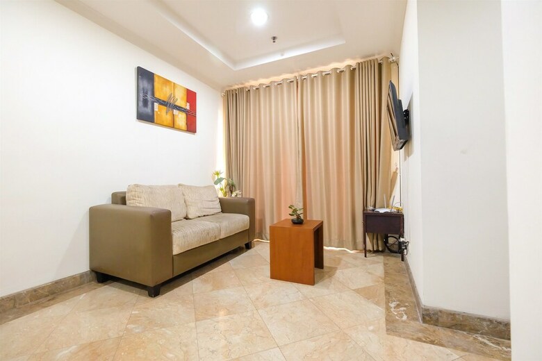 Spacious Riverside Pluit Apartment