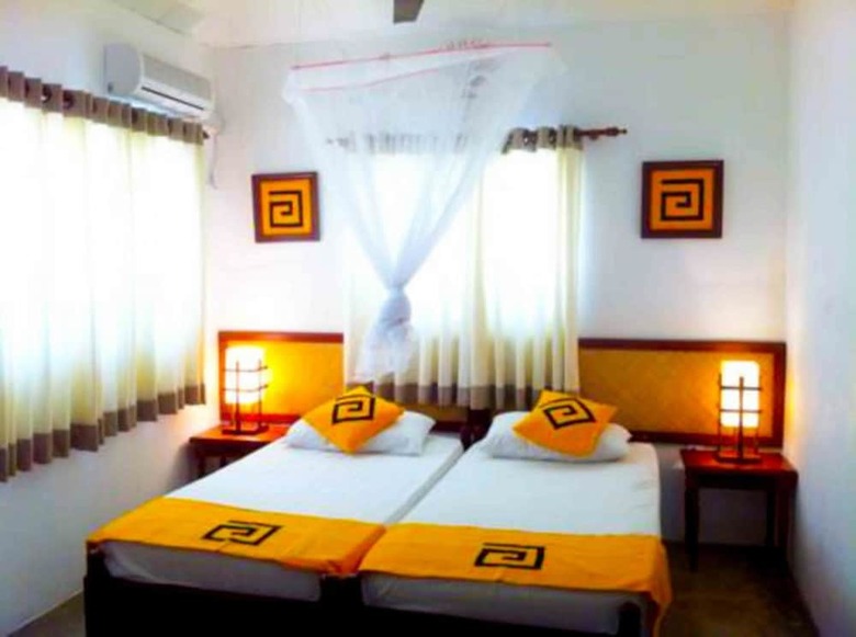 Villa Yoho Lagoonside Holiday Bungalow