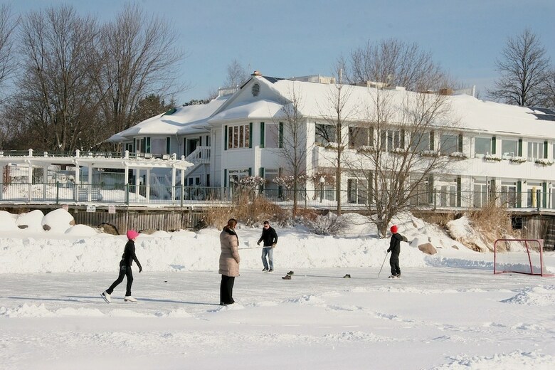 Elmhirst's Resort - On A Lake