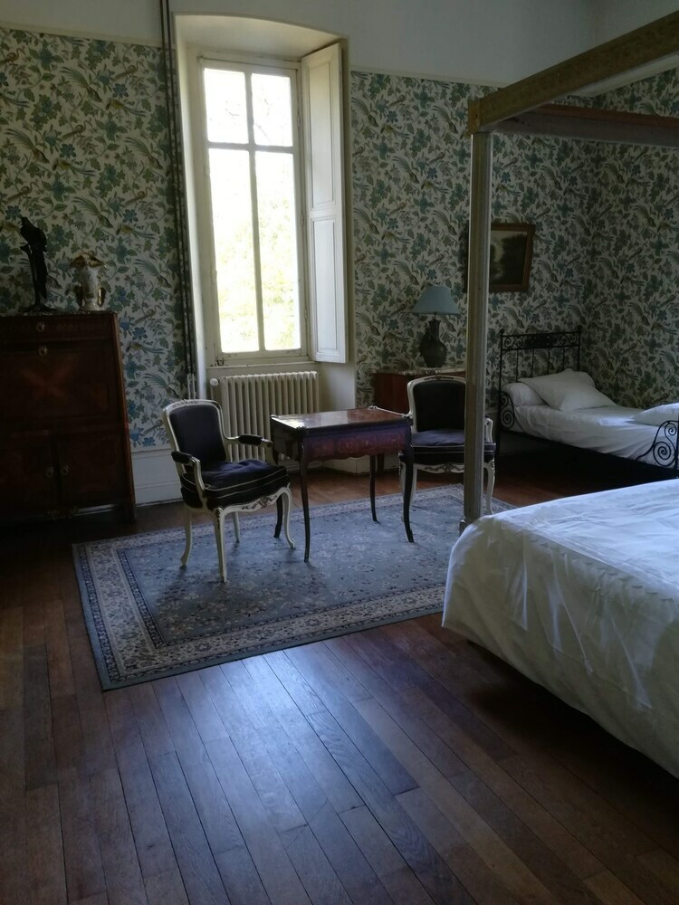 Chateau de La Chaise Saint-eloi