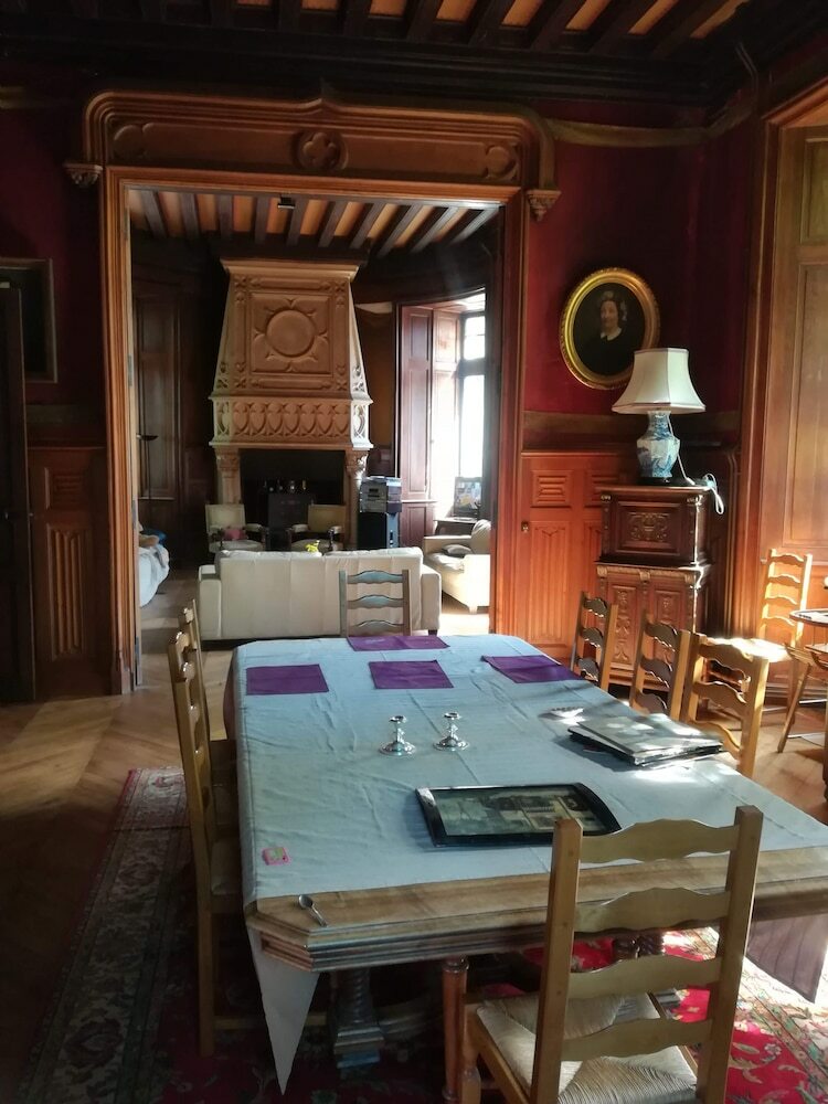 Chateau de La Chaise Saint-eloi