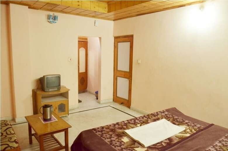 Hotel Atul Regency