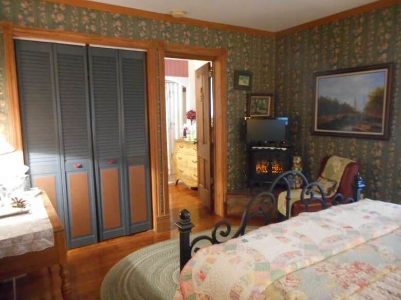 Posada Applesauce Inn Bed And Breakfast