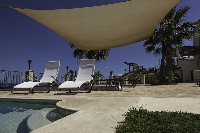 Agroturismo Tenuta Santa Tecla