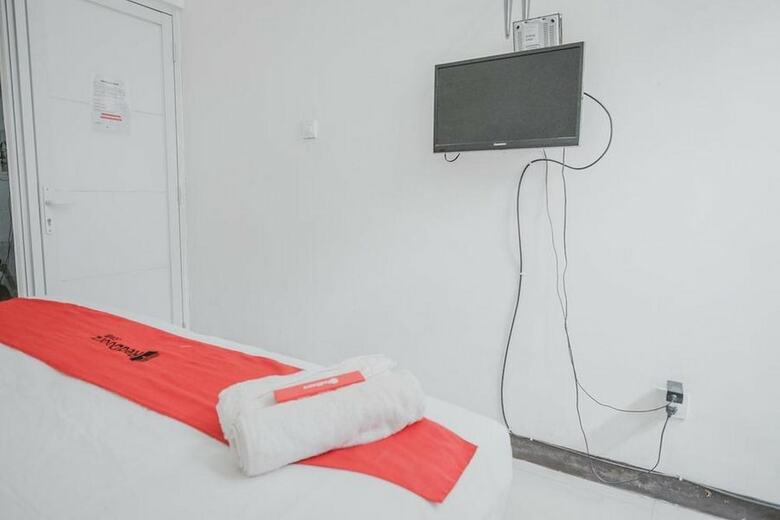 Hotel Reddoorz Near Lampung Walk