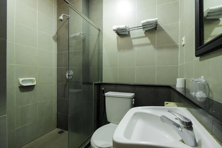 Hotel Reddoorz Plus Near Gbk Senayan