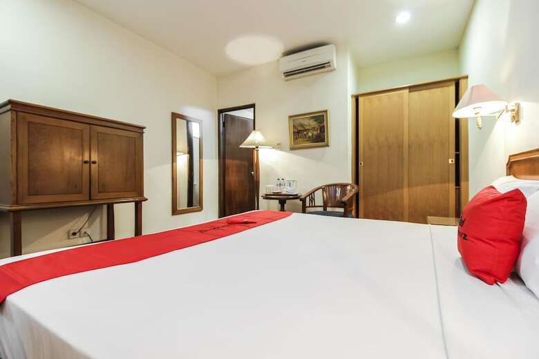Hotel Reddoorz Plus Near Gbk Senayan