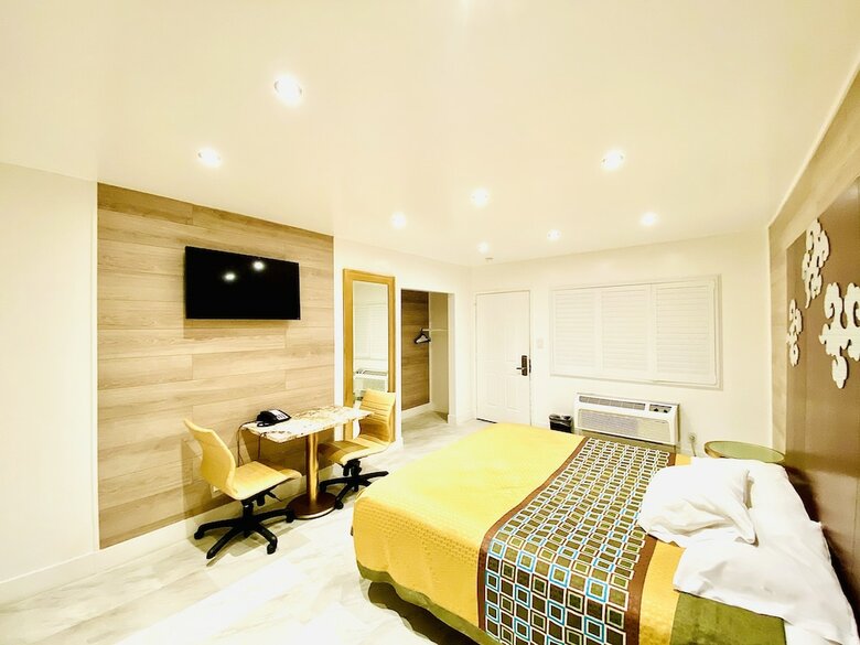 Motel Casa Blanca Inn & Suites