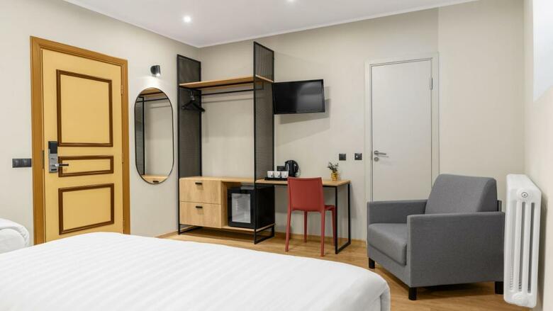 Meriton Old Town Hotel