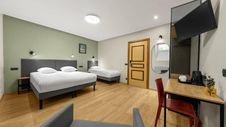 Meriton Old Town Hotel