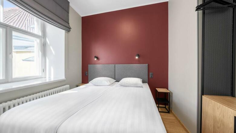 Meriton Old Town Hotel