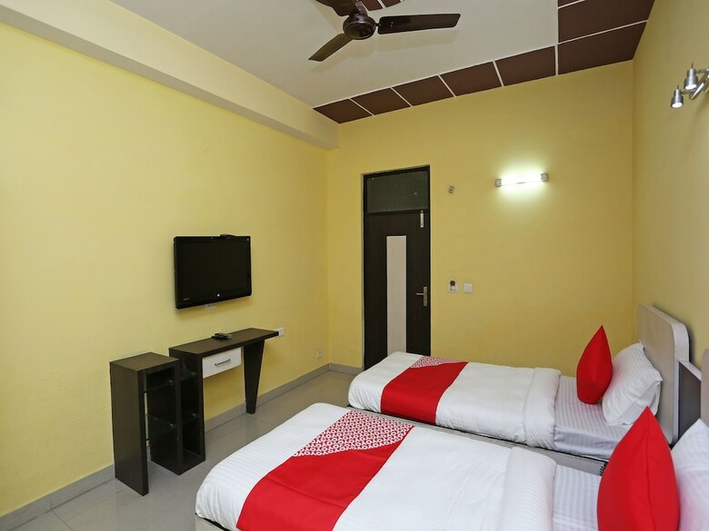 Oyo 16103 Hotel Neelkanth