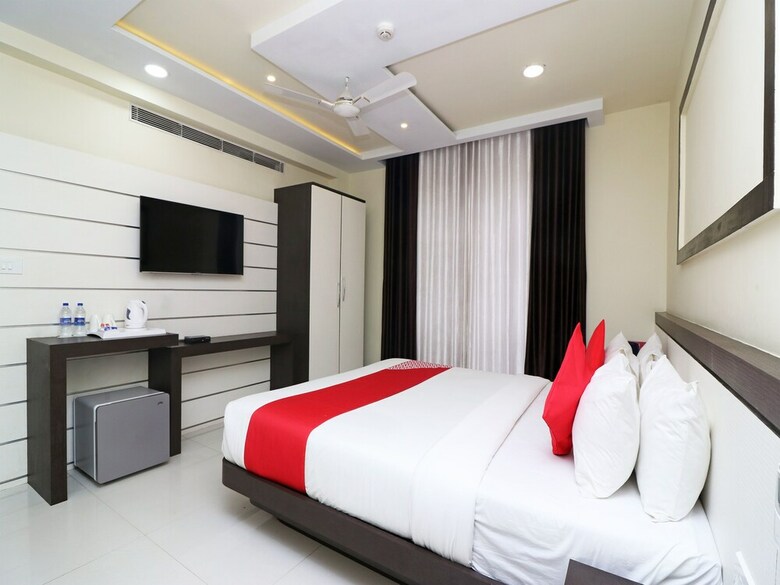 Oyo 7054 Hotel Amabalika