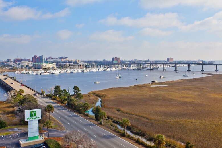 Hotel Holiday Inn Charleston Riverview