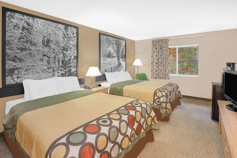 Hotel Super 8 By Wyndham Seville