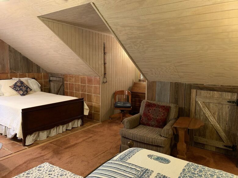 Kuebler Waldrip Haus Bed And Breakfast