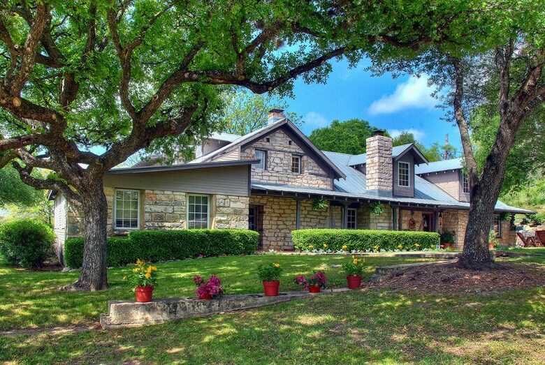 Kuebler Waldrip Haus Bed And Breakfast