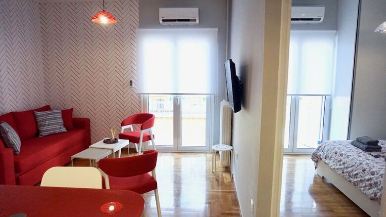 Apartamentos Beautiful Sunny Apt In Athens