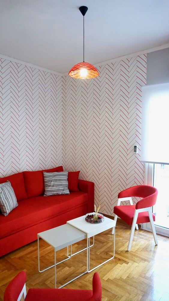 Apartamentos Beautiful Sunny Apt In Athens