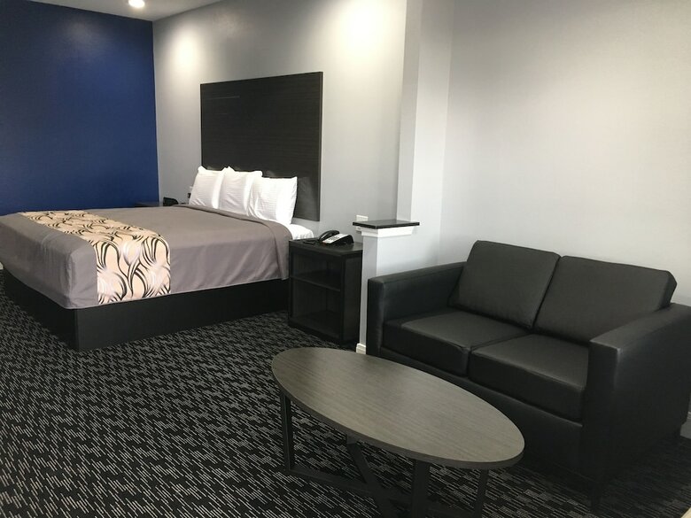 Posada Platinum Inn And Suites
