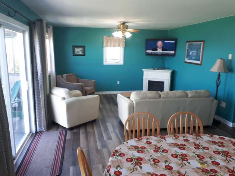 John B's Oceanfront Cottages