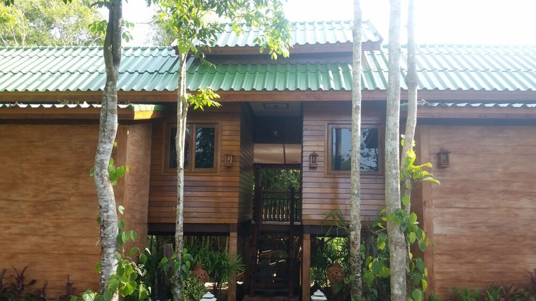 Hotel Riverside Home