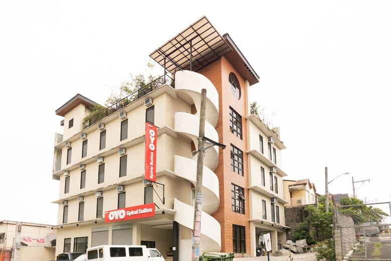 Hotel Oyo 108 Spiral Suites