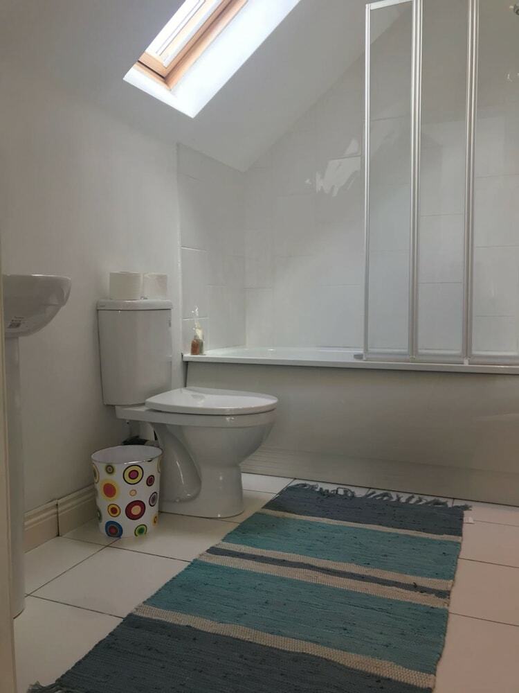 Cosy Dublin City Views Home
