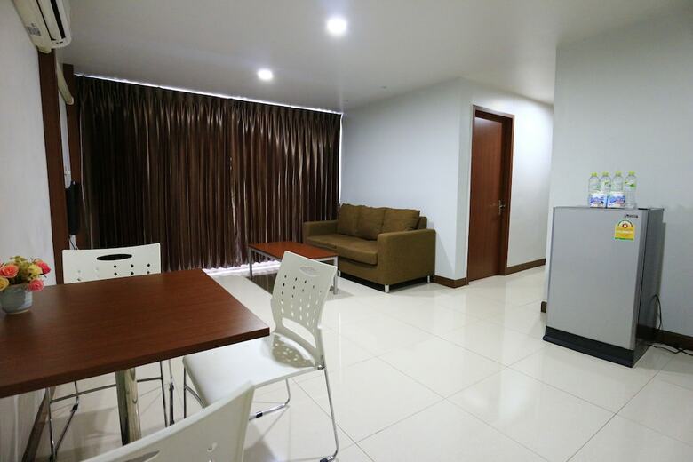 Hotel You House Residence