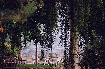 Posada Lakeside Country Inn