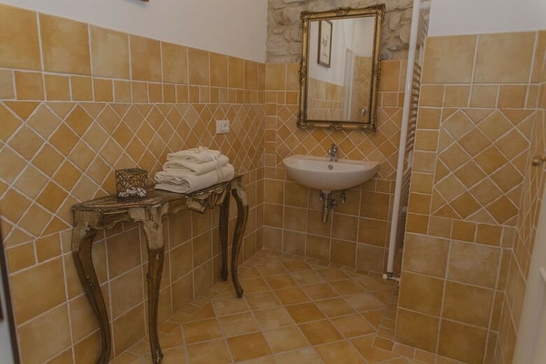 Bed & Breakfast Borgo Di Vezzano