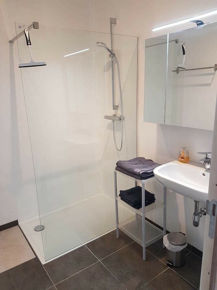 Fully Equipped Sunny Apartment
