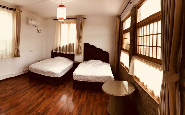 Hotel Manhong's Private Courtyard