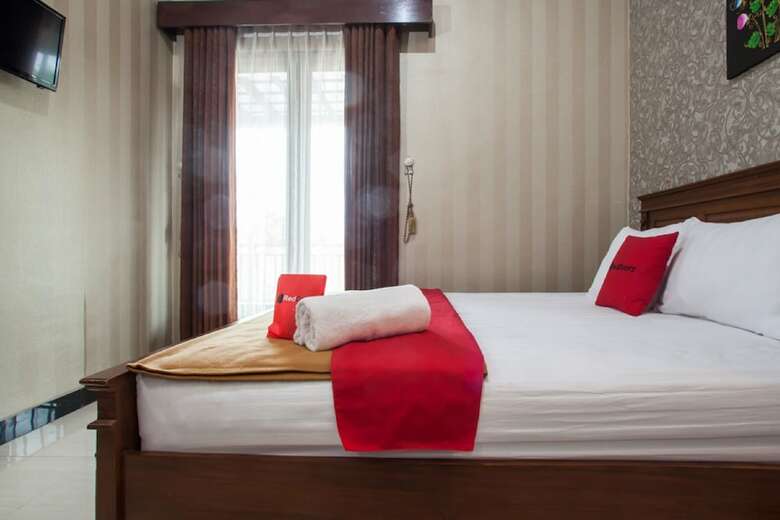 Hotel Reddoorz Syariah Near Basuki Rahmat