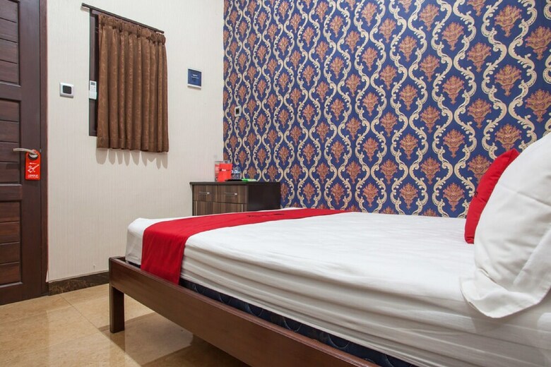 Hotel Reddoorz Syariah Near Basuki Rahmat