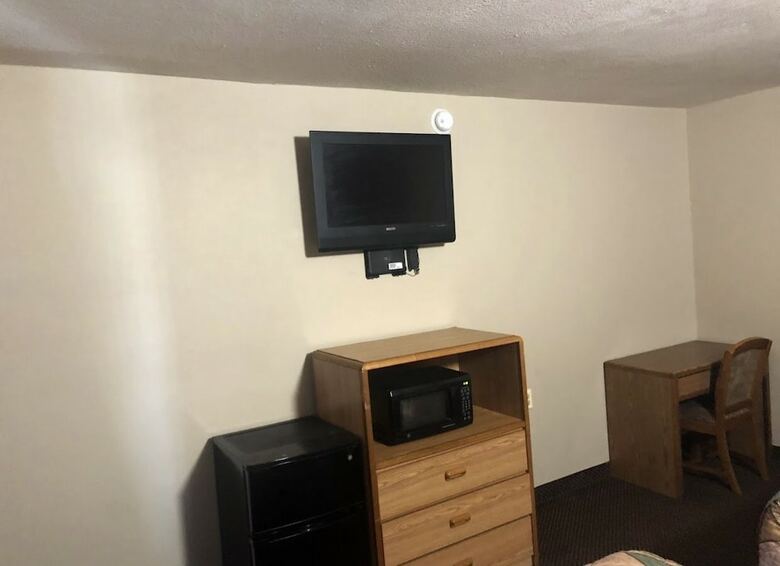 Hotel Economy Inn & Suites