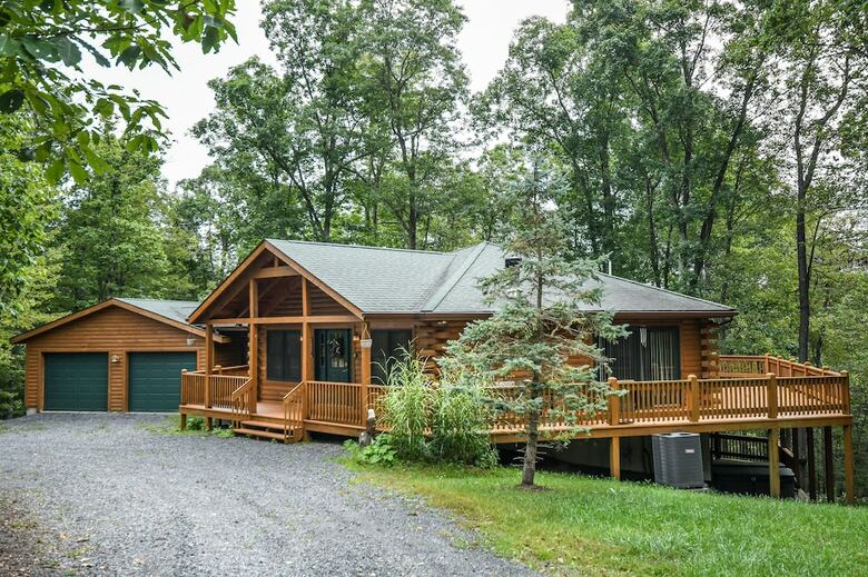 Cozy Cabin 4 Bedroom House