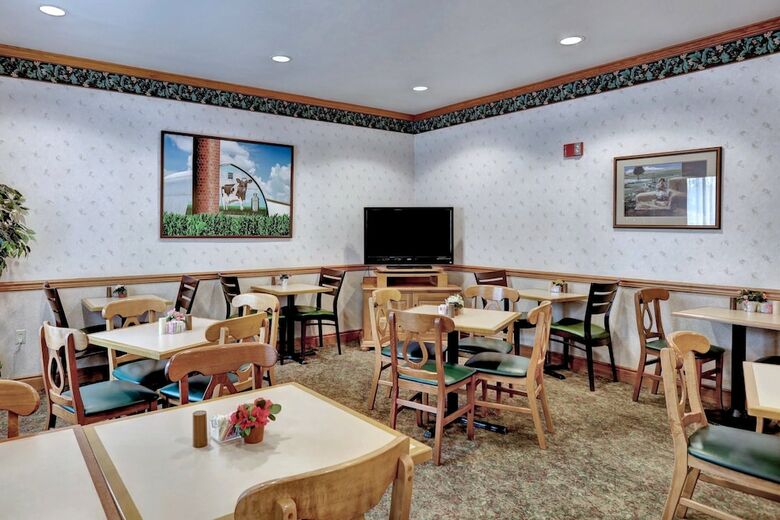 Hotel Lancaster Inn And Suites