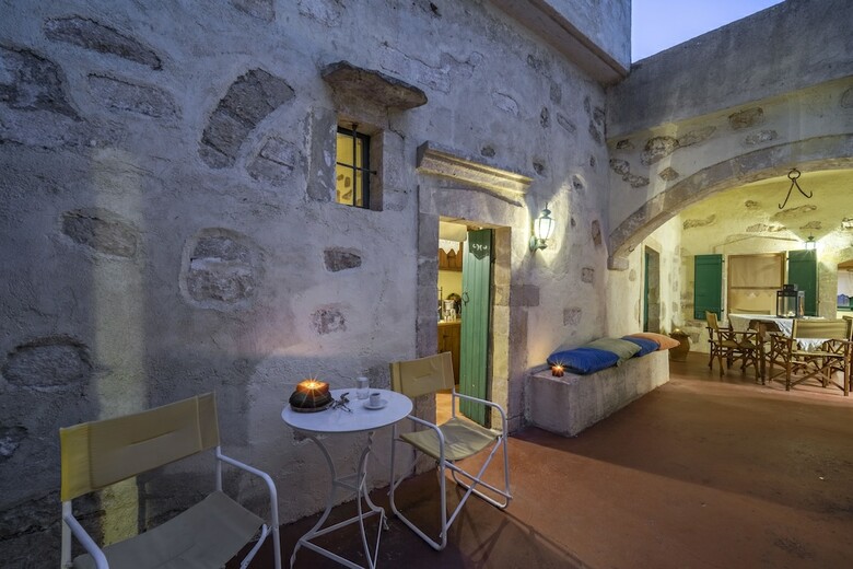 Moundros 1620 Venetian Residence
