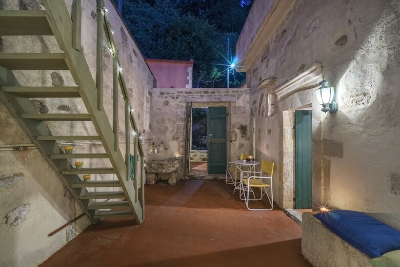 Moundros 1620 Venetian Residence