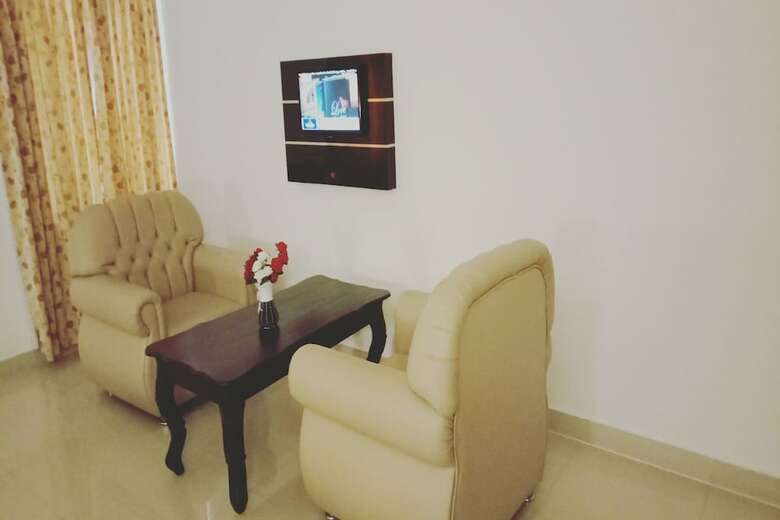 Oyo 19742 Hotel Dona Castle