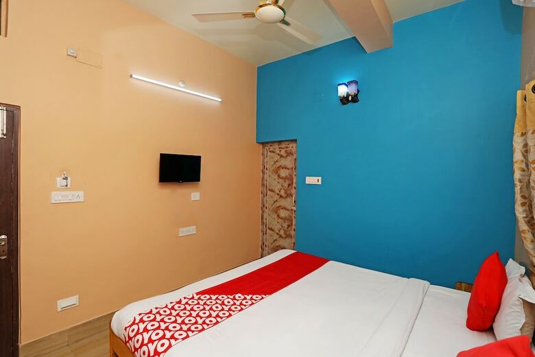 Hotel Oyo 16059 Roland Inn